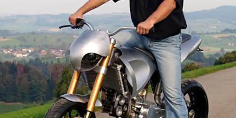 Swiss engine work: Duss Supermoto V2-engine