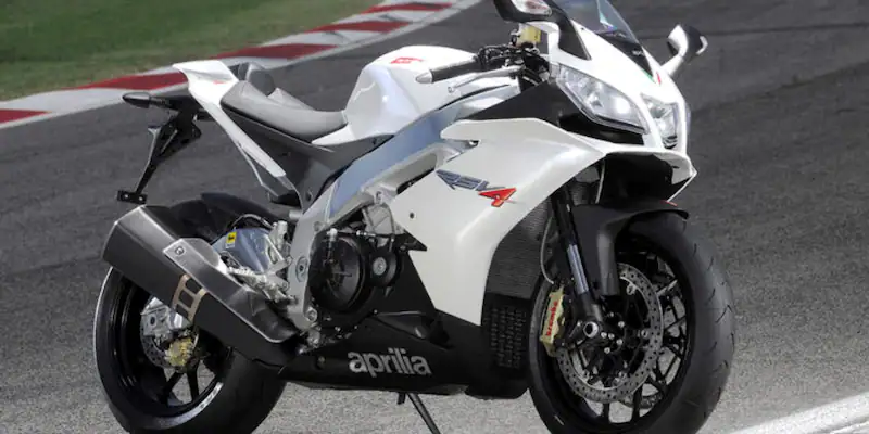 Aprilia RSV4R - racy, but affordable-affordable