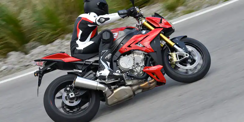 Driving Report BMW S 1000 R: The ideal naked bike?-driving