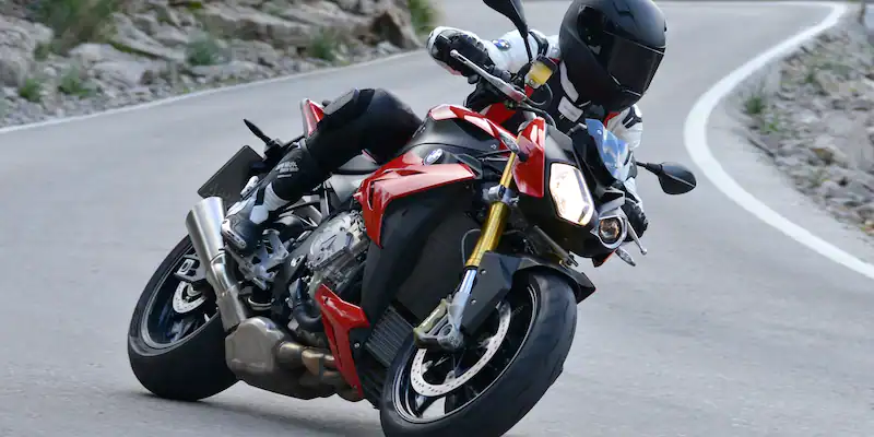Driving Report BMW S 1000 R: The ideal naked bike?-driving