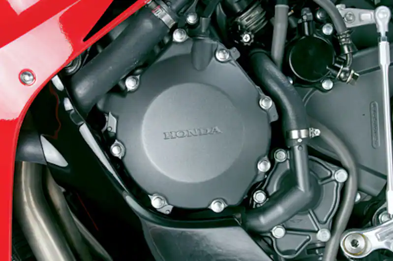 Honda Fireblade: Engine-engine