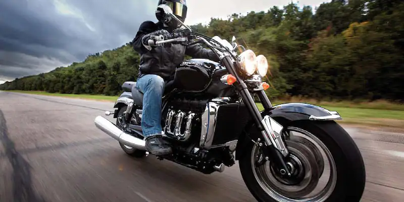 Triumph Rocket III Roadster: Thick, Chic Englishman-thick