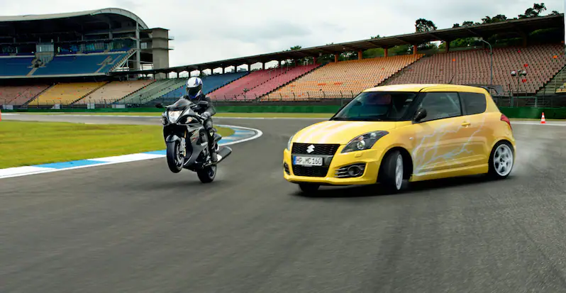 Kraftzwerg Suzuki Swift Hyabusa: Crossing from motorcycle and car with 330 hp-crossing