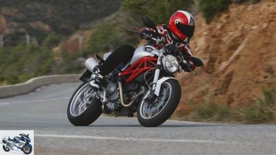 Driving report Ducati Monster 1100