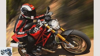 Driving report Ducati Monster 1100