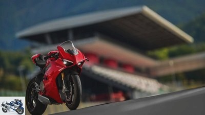 Driving report Ducati Panigale V4 and V4 S