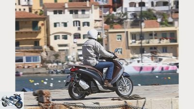 Piaggio Medley 125 in the compact test