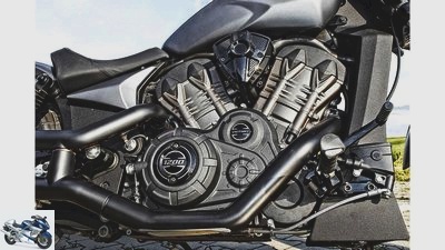 Power cruiser Ducati XDiavel S and Victory Octane in the test