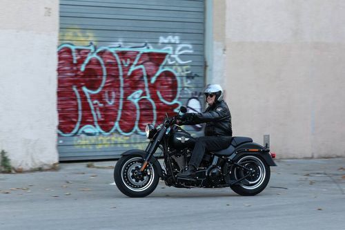 Driving Report Harley-Davidson Fat Boy: Motorcycling in XXL-almost Euro money hand other hand