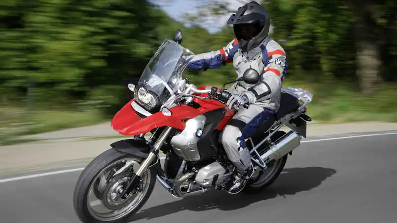 Motorcycle approvals: paragraph rises, especially with expensive bikes-paragraph