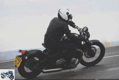 Custom - Triumph Bonneville Bobber test: the butter and the money of the beau-bber! - Page 2 - Dynamics: the Bobber is not a big trick!
