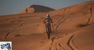 Dakar - Dakar motorcycle stage 2: Ross Branch shows the way on his private KTM -