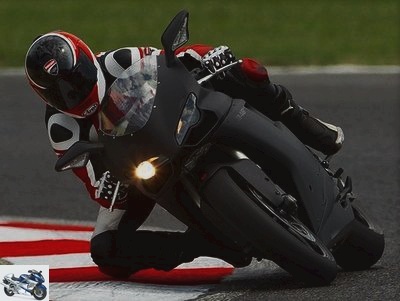 Ducati 848 evo Dark 2011