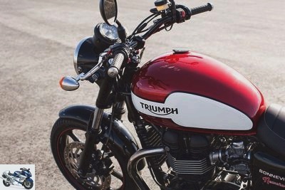 Triumph 865 BONNEVILLE NEWCHURCH 2015