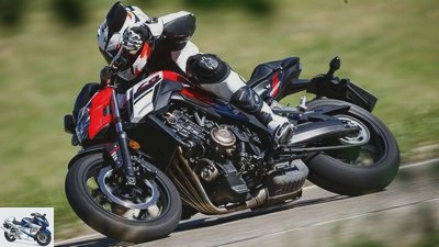 BMW F 800 R and Honda CB 650 F in the test
