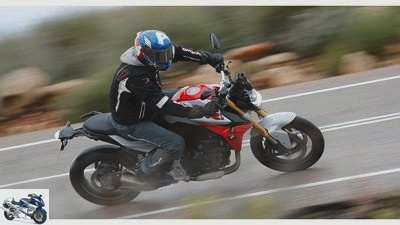 BMW F 900 R in the driving report