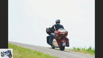 Harley-Davidson Electra Glide Ultra Limited and Indian Roadmaster in comparison