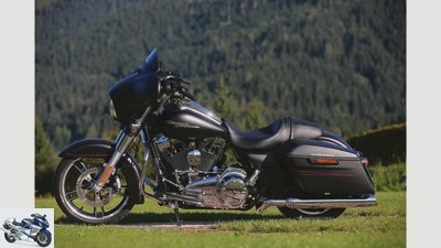 Harley-Davidson Road Glide Special FLTRXS in the driving report