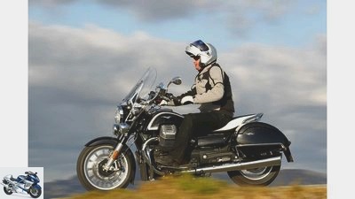 Harley-Davidson Road King Classic against Moto Guzzi California 1400 Touring in the test