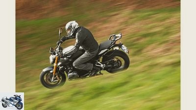 BMW R 1200 R and Ducati Monster 1200 in a comparison test
