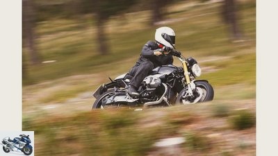 BMW R nineT and BMW R 1200 R in the test