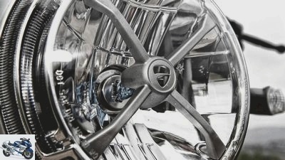 BMW R nineT Scrambler Ducati Scrambler 1100 test 2018