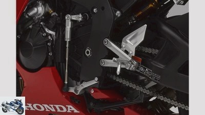 Honda CBR 1000 RR-R Fireblade (2020) - Delivery stop