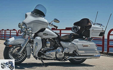Harley-Davidson 1690 ELECTRA GLIDE ULTRA CLASSIC FLHTCUI 2012