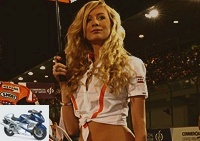 MotoGP - The sexiest umbrella girl at the Qatar Grand Prix -