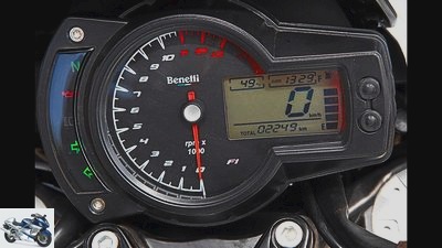 China bikes CF Moto 650 NK and Benelli BN 600 R in the test
