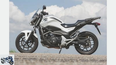 Honda NC 700 S and Yamaha XJ6 ABS in the test