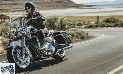 Harley-Davidson 1690 ROAD KING CLASSIC FLHRCI 2015
