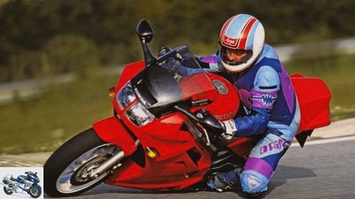 Honda VFR 750 F (type RC 36) in the test