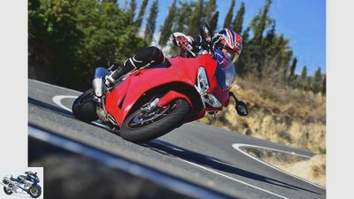 Honda VFR 800 F in the PS driving report