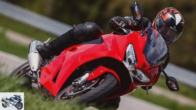 Honda VFR 800 F in the top test