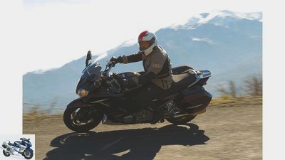 Tourer BMW R 1200 RT, Triumph Trophy 1200 SE and Yamaha FJR 1300 AE in the test