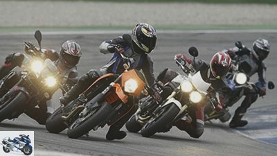 Track test of naked bikes against supermotos