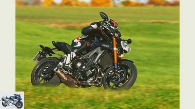 Yamaha MT-09 with HH Race-Tech suspension in the test
