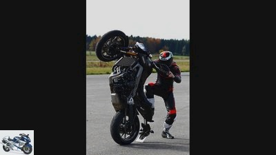 Yamaha MT-09 with HH Race-Tech suspension in the test