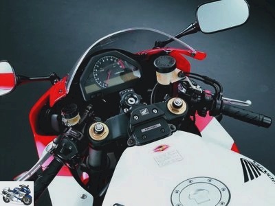 Honda CBR 1000 RR Fireblade 2005