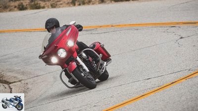 Indian Roadmaster Classic in the driving report