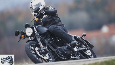 Triumph Bonneville T 100 Black, Moto Guzzi V9 Roamer and Harley-Davidson Sportster 883 Iron in the test