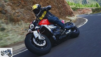Triumph Rocket III in the driving report: more and less
