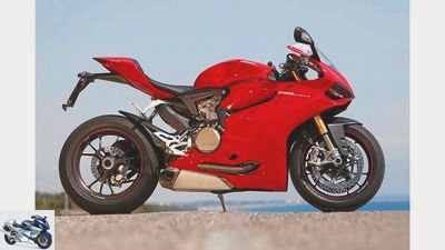 Ducati 1199 Panigale S in the top test