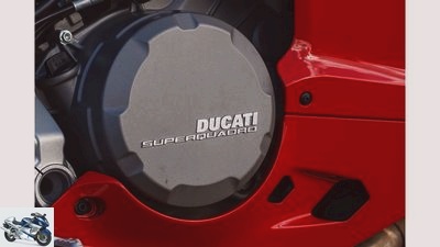 Ducati 899 Panigale and Ducati 1199 Panigale in the test