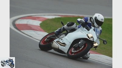Ducati 899 Panigale in the PS driving report