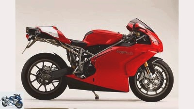 Ducati 999 S and Ducati 1199 Panigale S in comparison test
