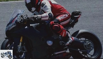 News - New Ducati 2018: first stolen photos of the V4 Superbike - Used DUCATI