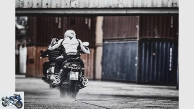 Triumph Rocket III Roadster and Yamaha Vmax in the test