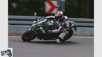 Ducati 1299 Panigale S and Kawasaki Ninja H2 in comparison test